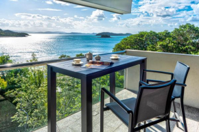 Waves 6 on Hamilton Island by HIHA